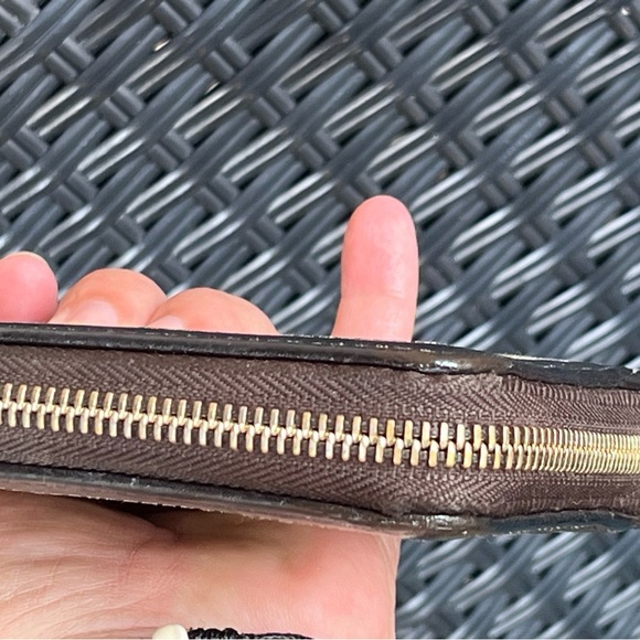 GUCCI Monogram Calfskin Zip Around Wallet - Picture 9 of 10